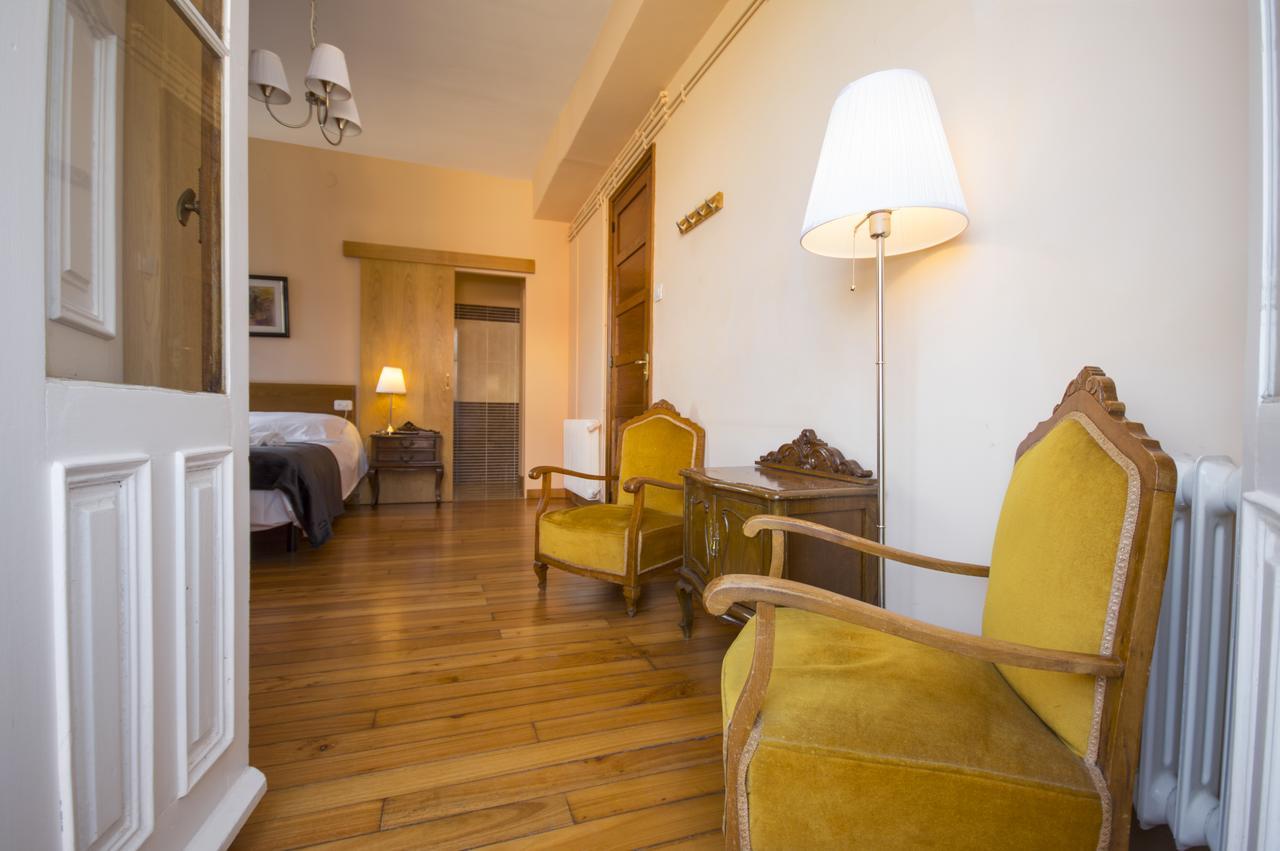La Posada De La Casona De Sarria Εξωτερικό φωτογραφία