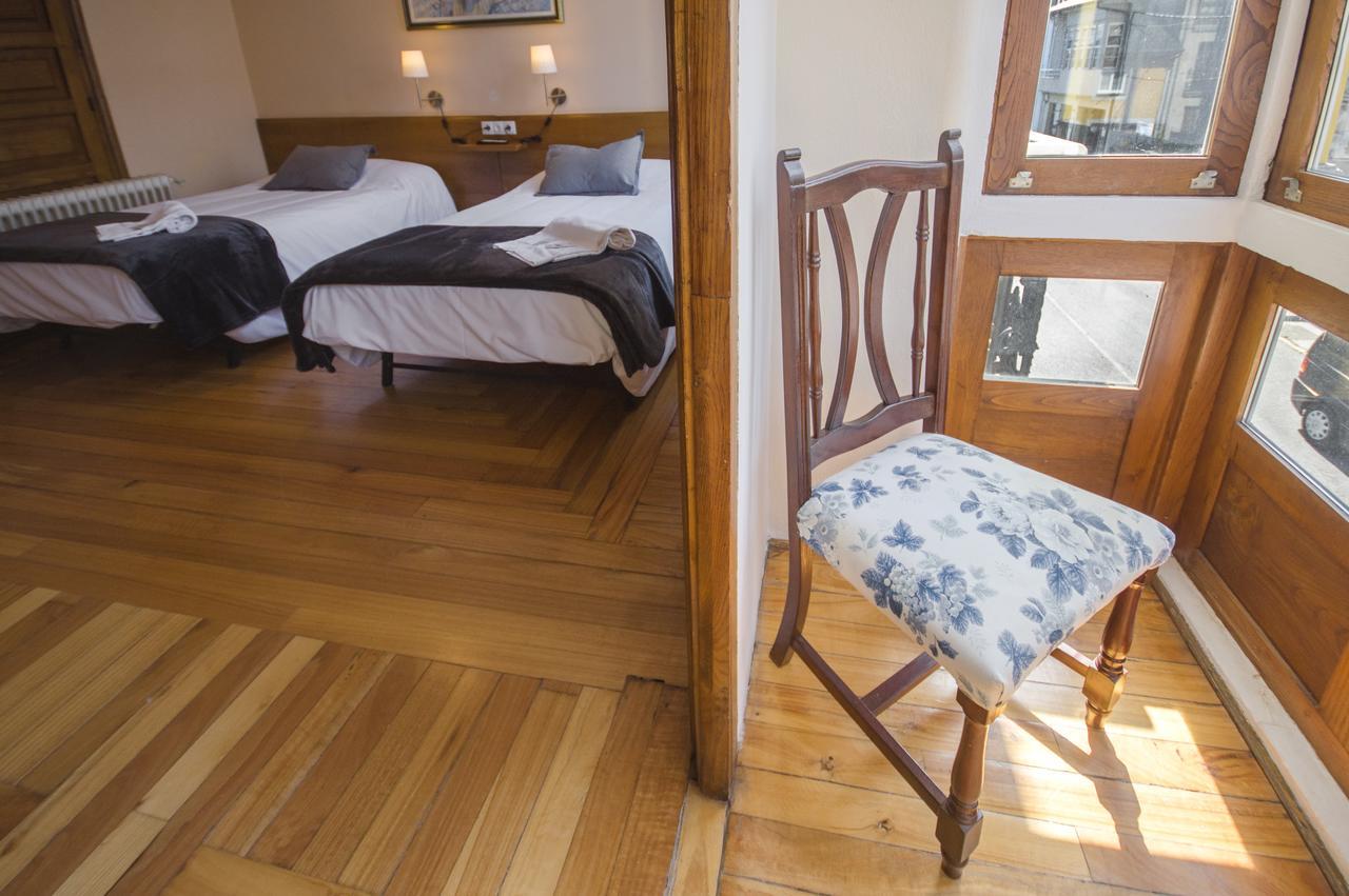 La Posada De La Casona De Sarria Εξωτερικό φωτογραφία